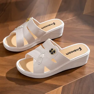 MEDIUM HEEL AND HIGH-VALUE SANDALS FOR WOMEN